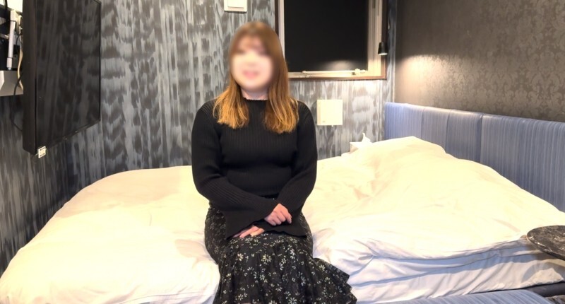 La esposa satisface su deseo sexual tras larga ausencia