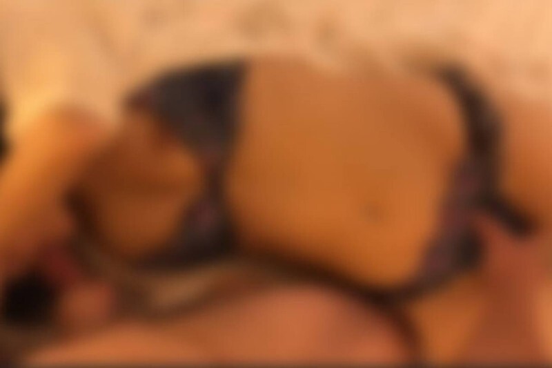 POV: Esposa Infiel Disfruta de un Creampie en este Vídeo