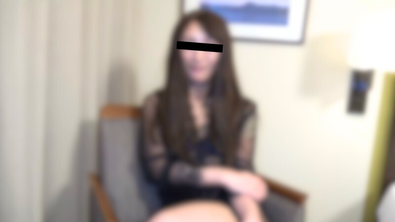 Sus gemidos sensuales y un hombre lujurioso con un vacuum blowjob