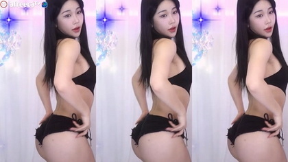 Nayanaa en una Sensual Sesión Íntima - 2023
