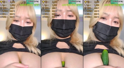 KBJ24011103: Un Espectáculo Nocturno Lleno de Sensualidad y Elegancia